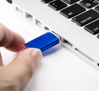 Branchement d'une clé USB